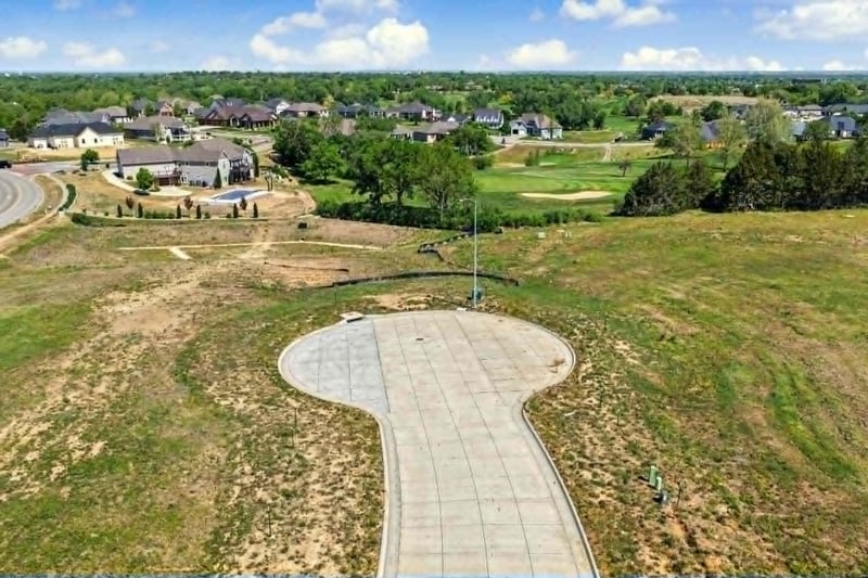 B2 L6 Cedar Point Ct, Salina, KS 67401