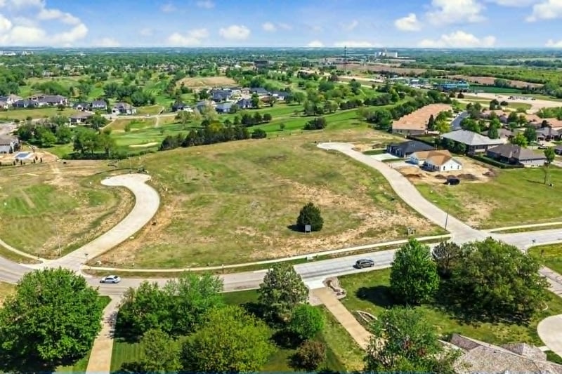 B2 L7 Cedar Point Ct, Salina, KS 67401