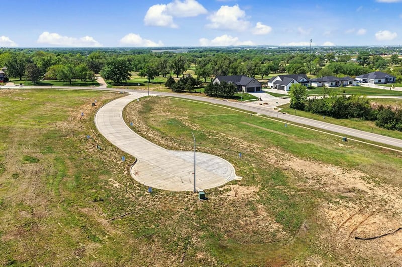B2 L7 Cedar Point Ct, Salina, KS 67401