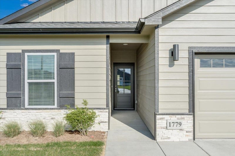 1779 Redbud Ln, Goddard, KS 67052