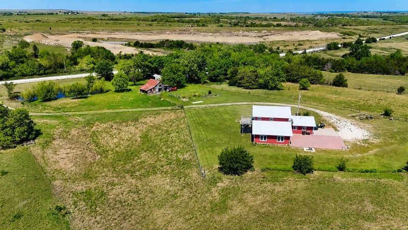 33225 Wabaunsee , Alma, KS 66401
