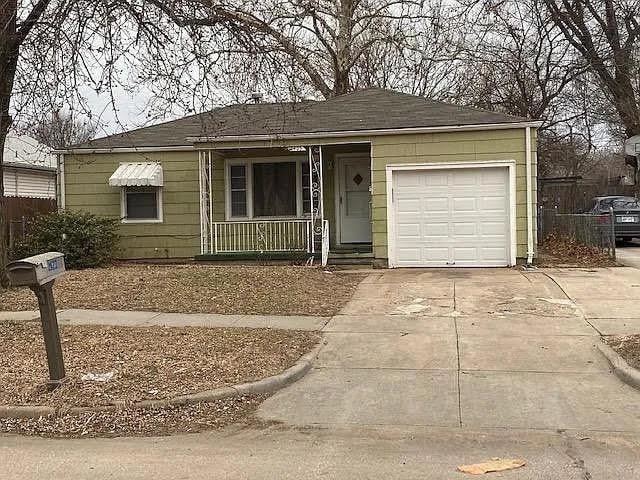 2423 N Woodland, Wichita, KS 67204