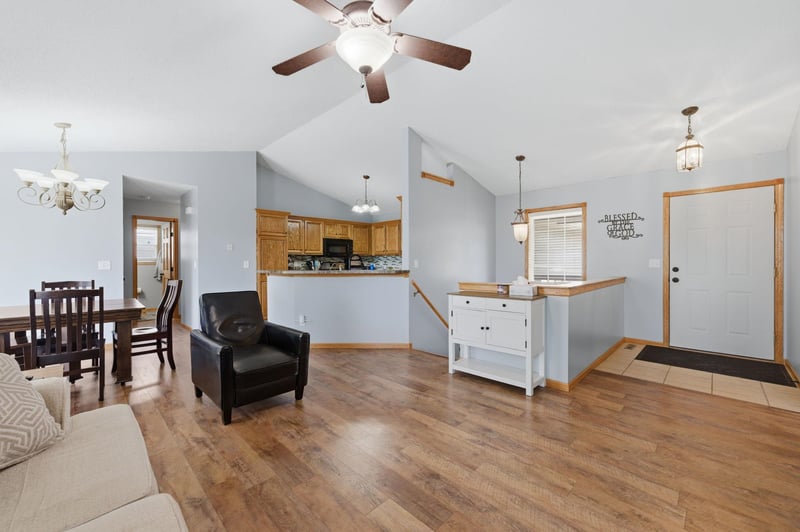 611 Austin Ln, Sedgwick, KS 67135