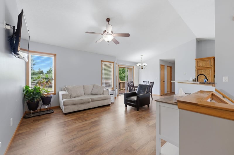 611 Austin Ln, Sedgwick, KS 67135