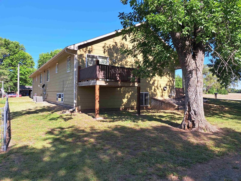 235 Wood Ave, Clearwater, KS 67026
