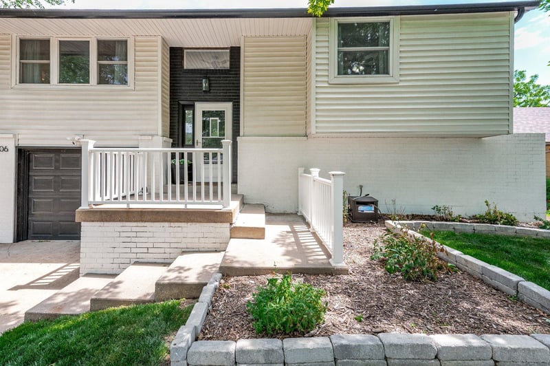 506 S Mount Carmel, Wichita, KS 67213