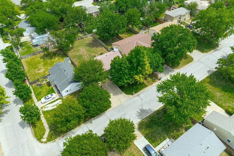 506 S Mount Carmel, Wichita, KS 67213