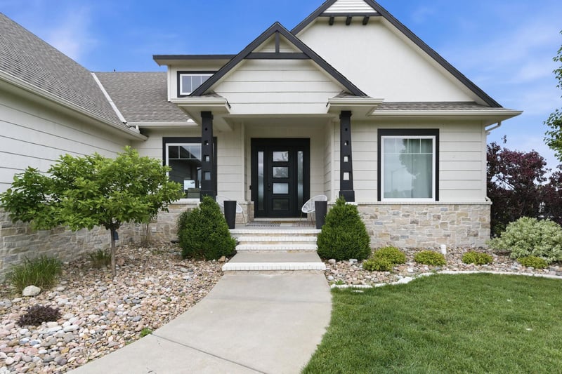 2509 Paradise Cir, Wichita, KS 67205