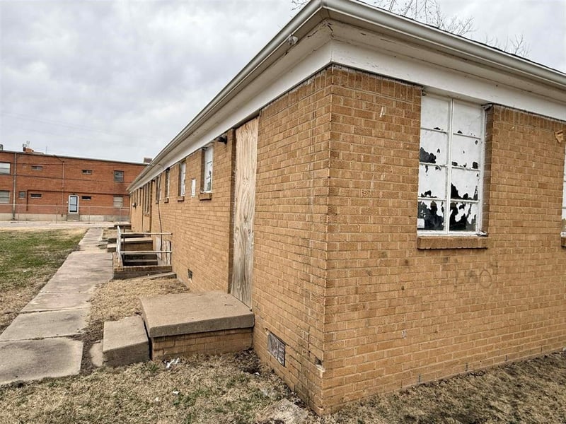 535 S Hunter, Wichita, KS 67207