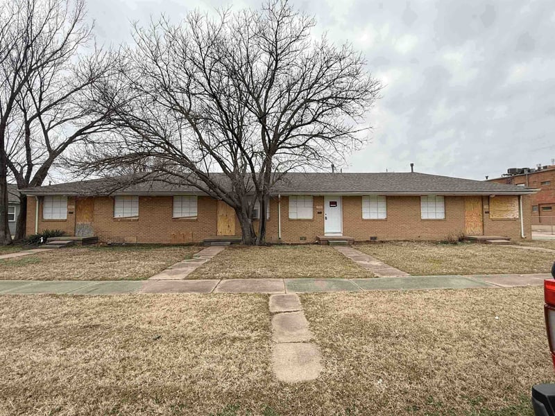 535 S Hunter, Wichita, KS 67207