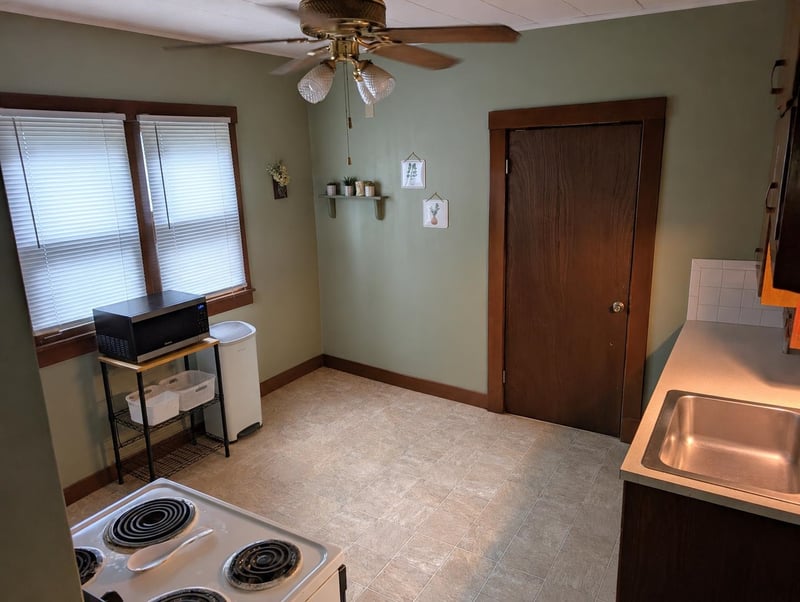 614 Gypsum Ave, Salina, KS 67401