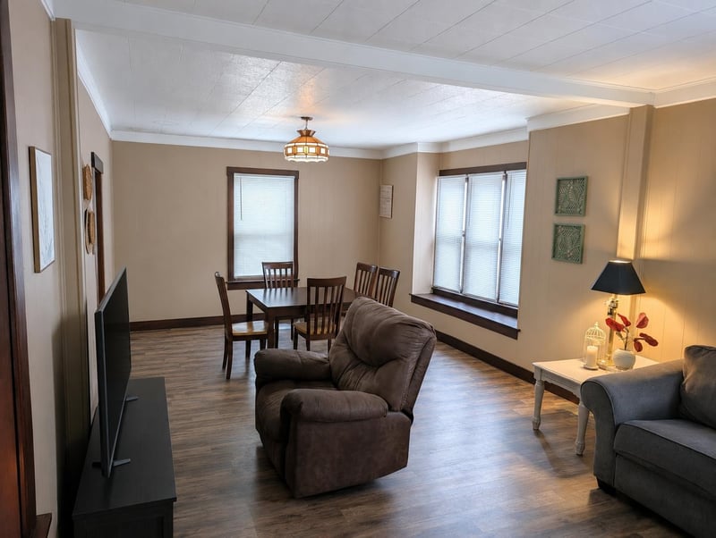 614 Gypsum Ave, Salina, KS 67401
