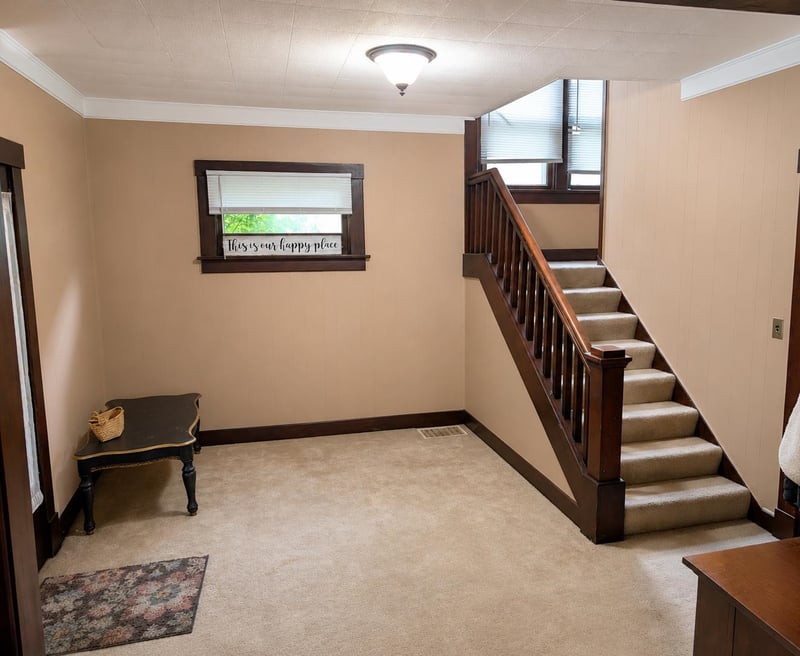 614 Gypsum Ave, Salina, KS 67401