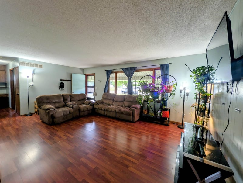 214 Sedgwick , Burrton, KS 67020