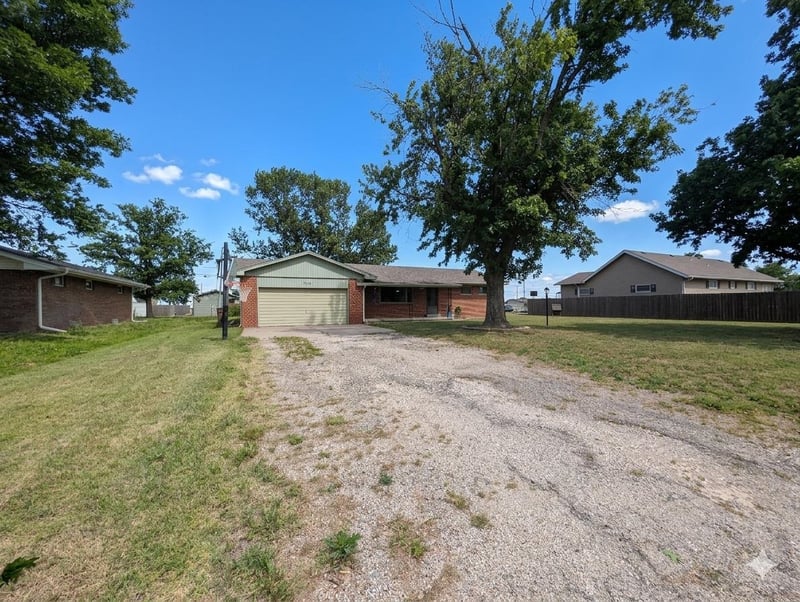 214 Sedgwick , Burrton, KS 67020