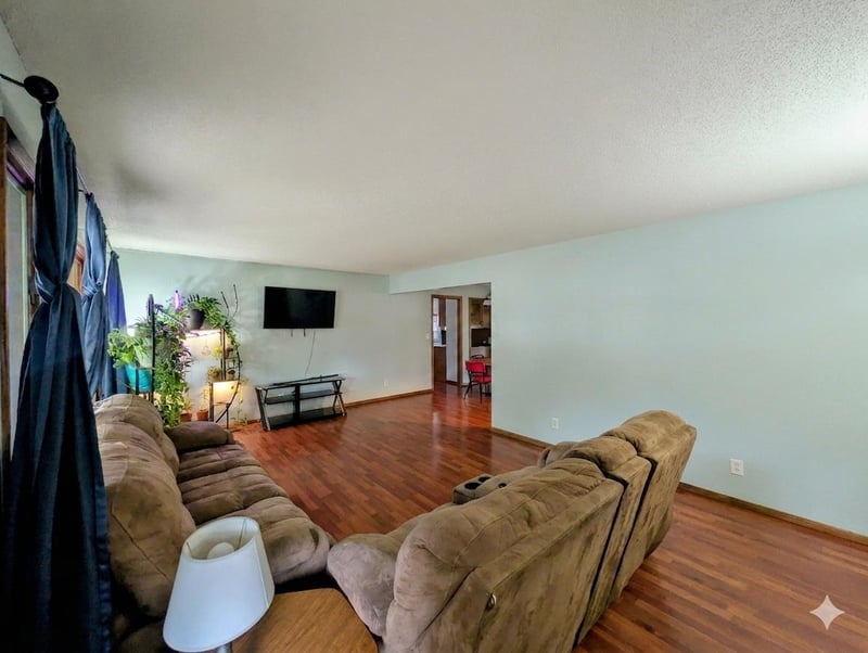 214 Sedgwick , Burrton, KS 67020