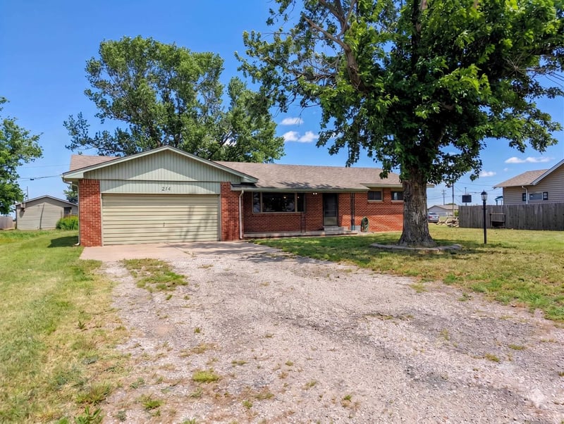 214 N Sedgwick, Burrton, KS 67020