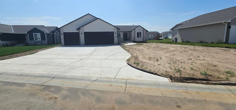 1905 S Herrington St, Wichita, KS 67207