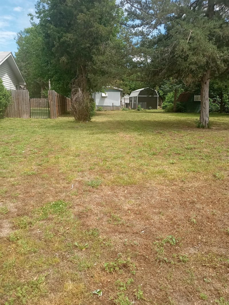 320 Harvey, Halstead, KS 67056