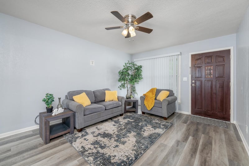 425 4th , Haysville, KS 67060