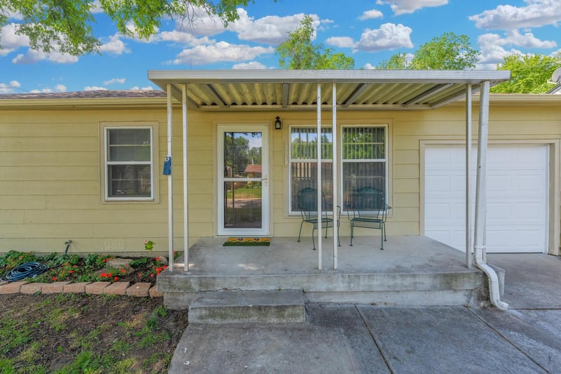 425 4th , Haysville, KS 67060