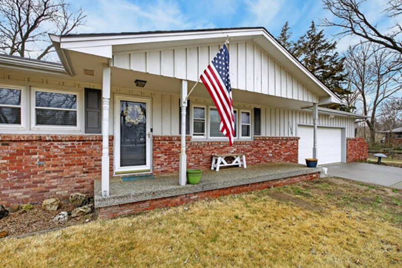 1155 Oliver Rd, Belle Plaine, KS 67013