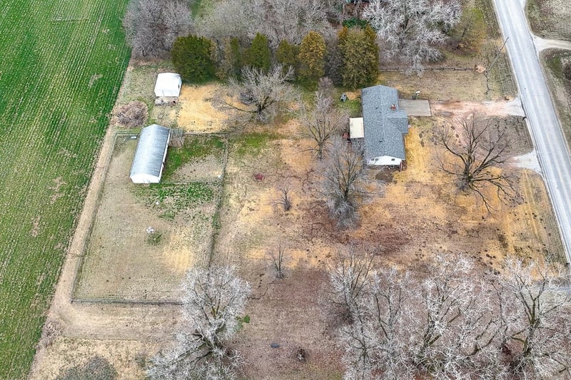 1155 Oliver Rd, Belle Plaine, KS 67013