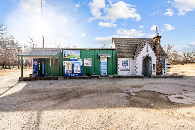 11989 Old Hwy 40, Brookville, KS 67425