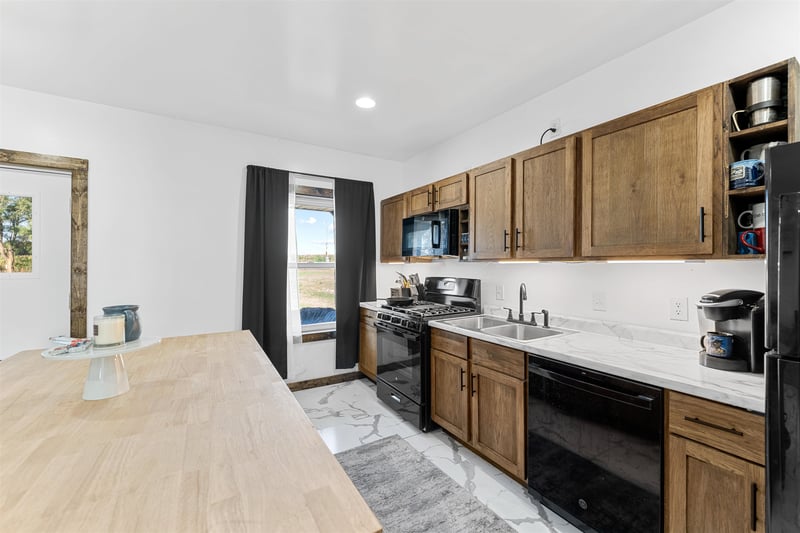 2254 160th , Delphos, KS 67436