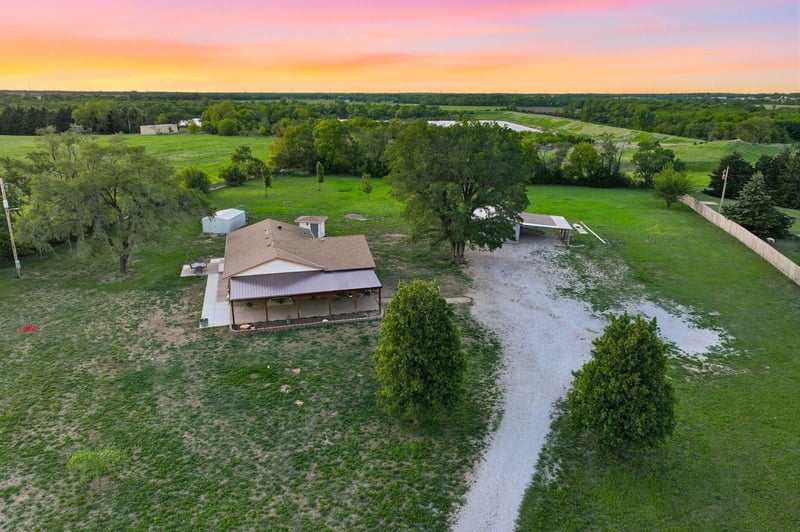 15076 SW 230th St, Douglass, KS 67039