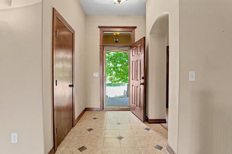 206 S Bordeulac St, Wichita, KS 67230