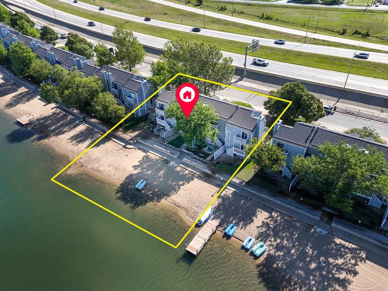 1105 N Lakewind St, Wichita, KS 67212
