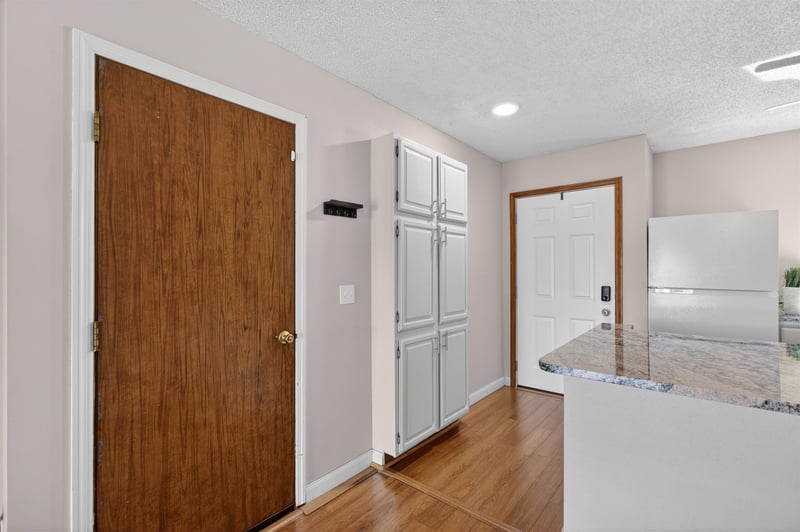 1105 N Lakewind St, Wichita, KS 67212