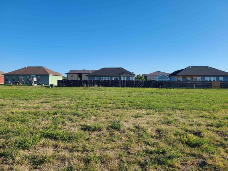1419 Curtiss Dr, Mcpherson, KS 67460
