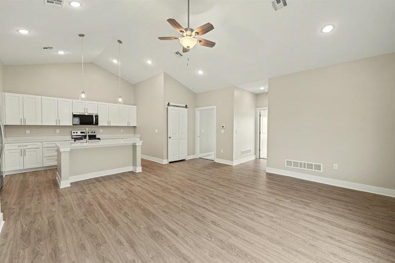 2725 Amelia Ln, Salina, KS 67401