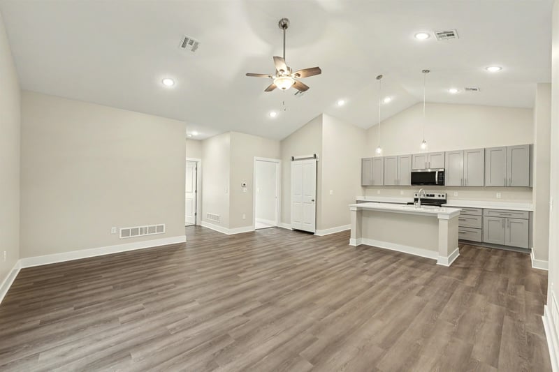 2723 Amelia Ln, Salina, KS 67401
