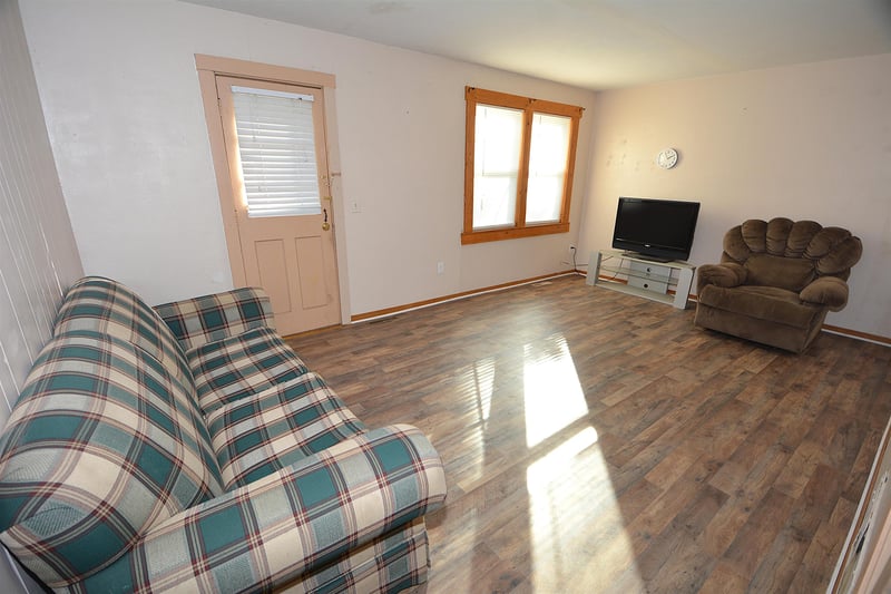1444 S Pershing Ave, Wichita, KS 67218