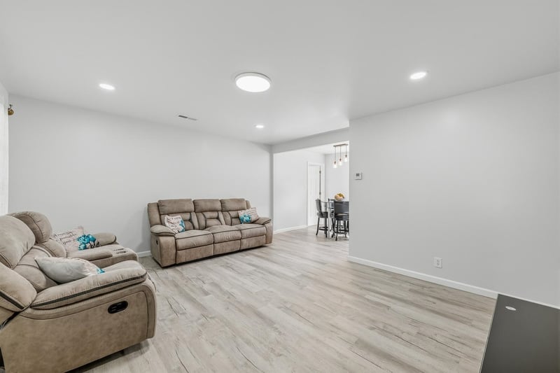 2038 Poplar St, Wichita, KS 67211