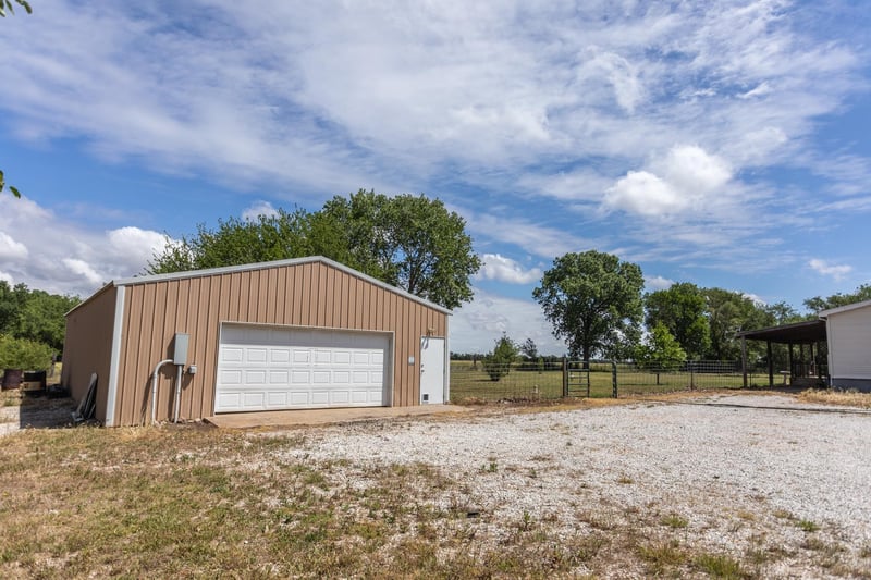 1726 123rd Ave N, Milton, KS 67106