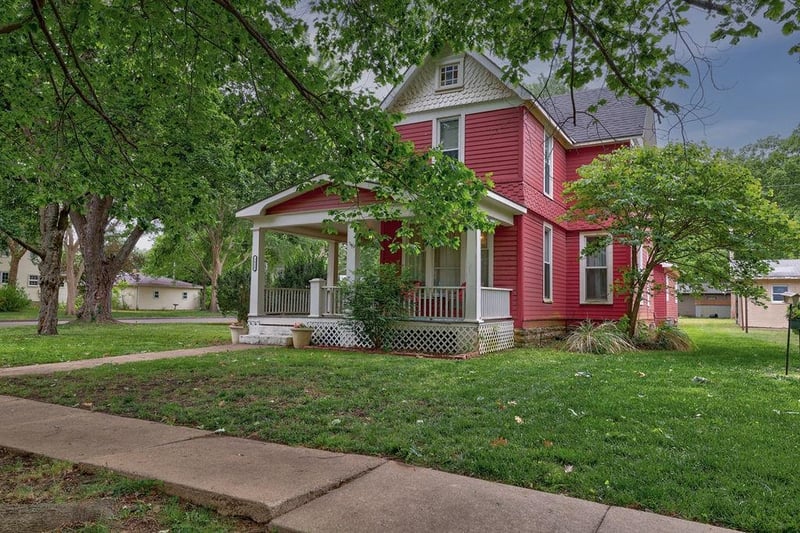 1423 Fuller, Winfield, KS 67156