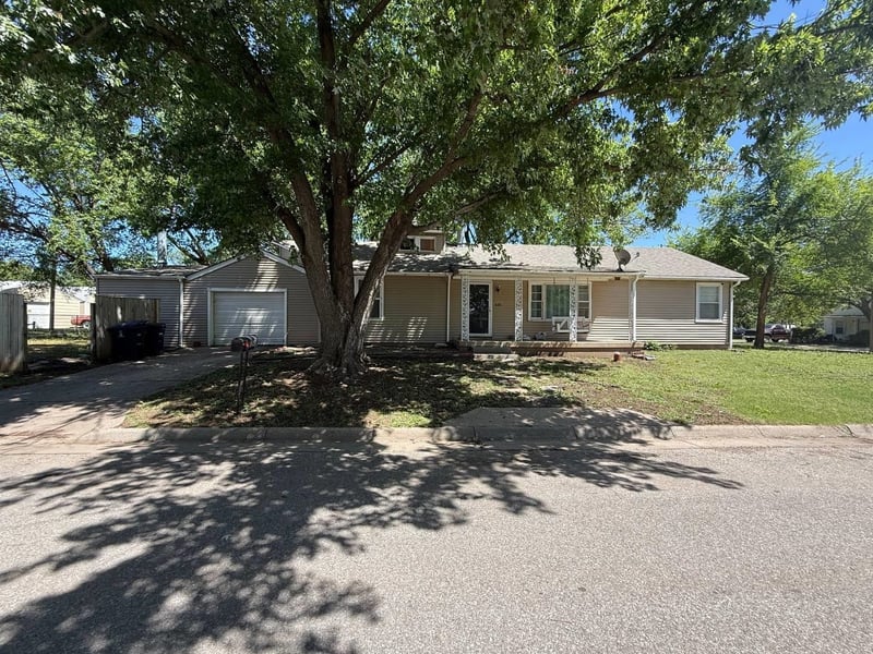 624 S Alleghany, El Dorado, KS 67042