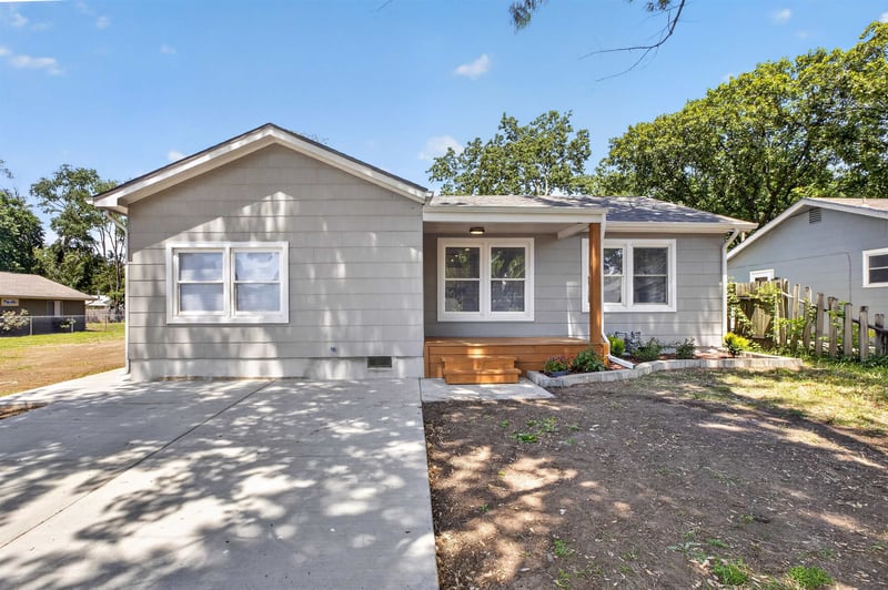 428 E Bridge St, Mulvane, KS 67110