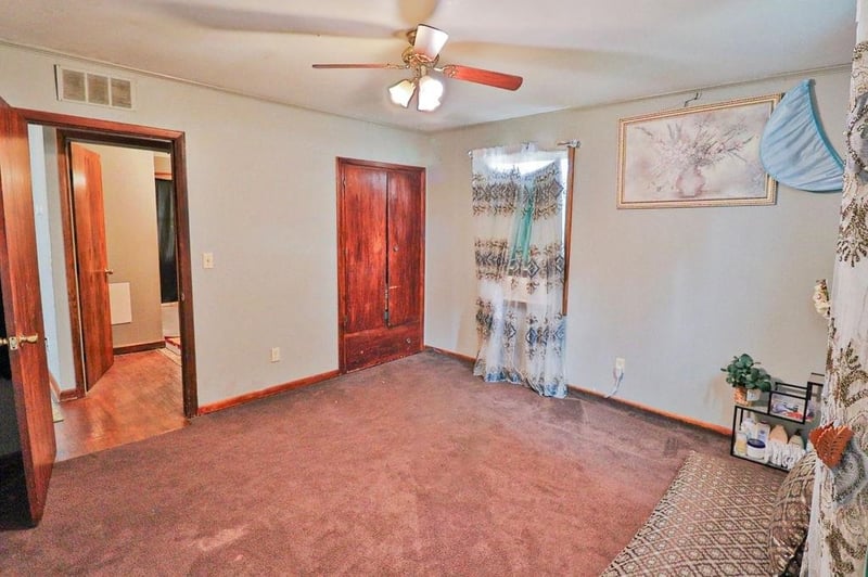 4704 Water St, Wichita, KS 67217