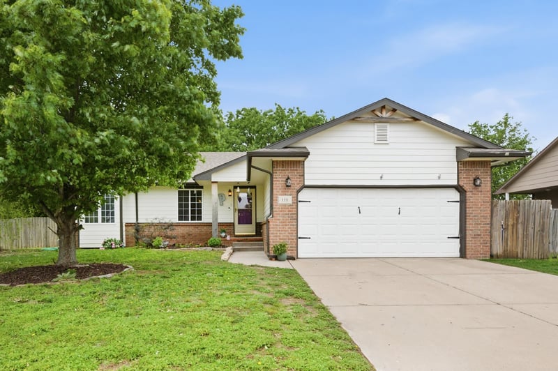 119 N Devinshire, Bentley, KS 67016