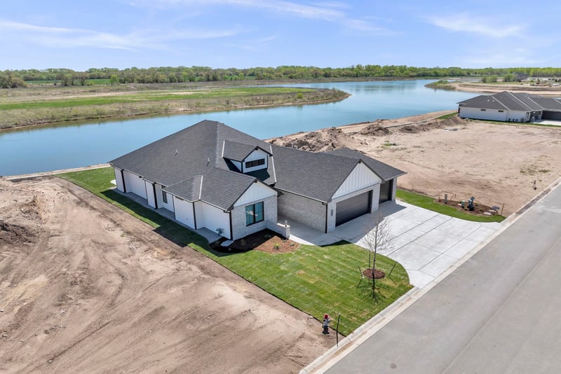 8317 Waterway Ct, Maize, KS 67101