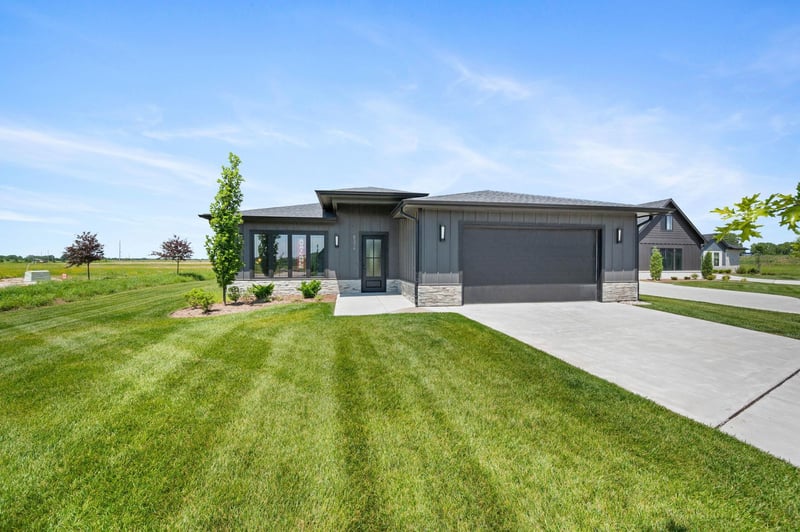 8374 W Waterway Ct, Maize, KS 67101