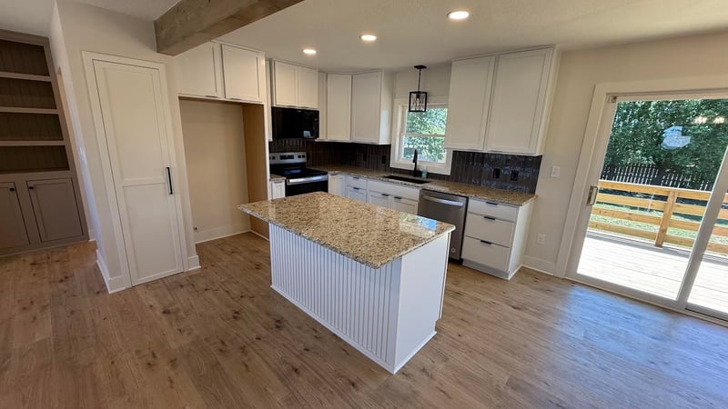 105 Windward Ct, Newton, KS 67114