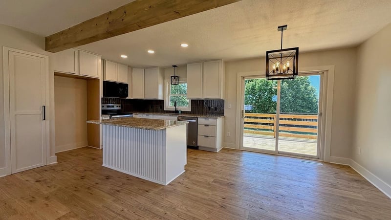 105 Windward Ct, Newton, KS 67114