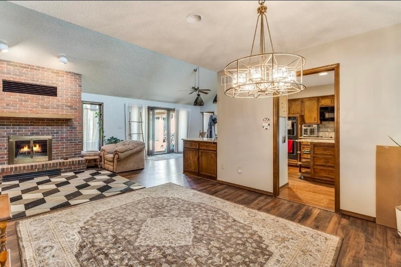16 Circle Dr, Mulvane, KS 67110