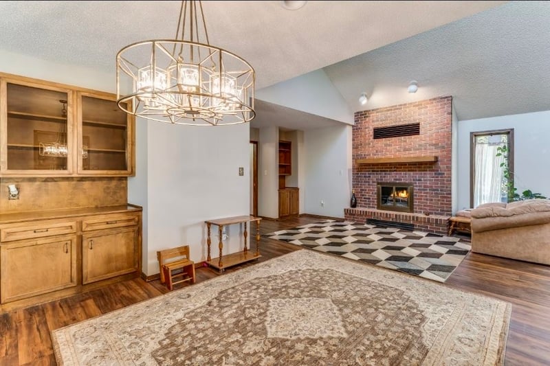 16 Circle Dr, Mulvane, KS 67110